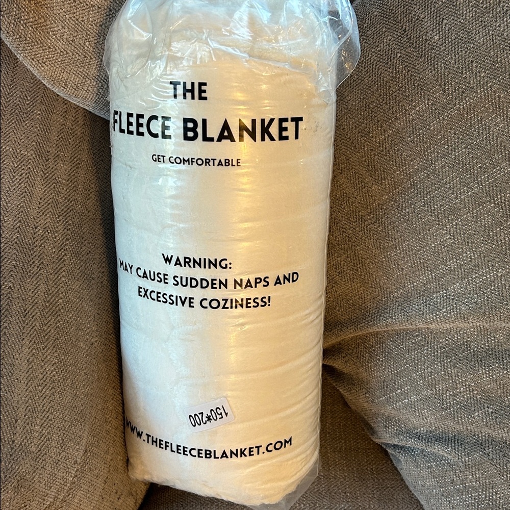 Beautiful large size oh so soft fleece blanket